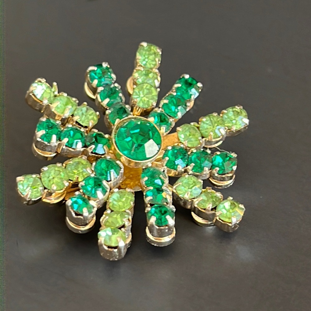 1950s/60s Two Tone Crystal Rhinestone
Snowflake/Flower/Starburst/Goldtone Brooch